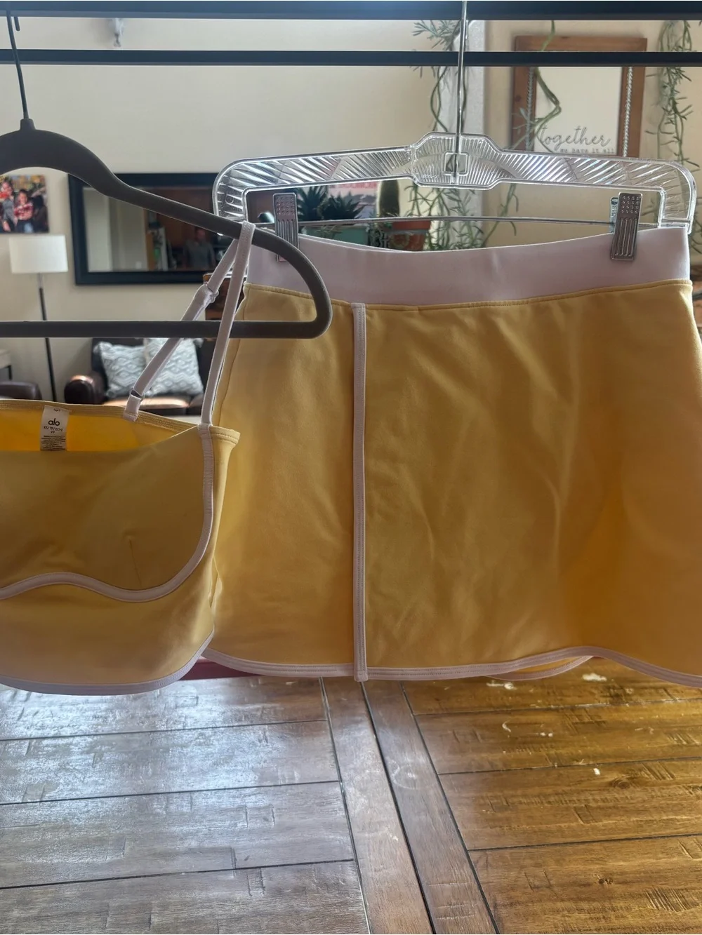 ALO Yoga Yellow Strappy Crop Bra and match point skirt in Sunny Yellow- both XS